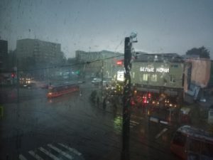 Непогода устроила в Смоленске ночь среди бела дня
