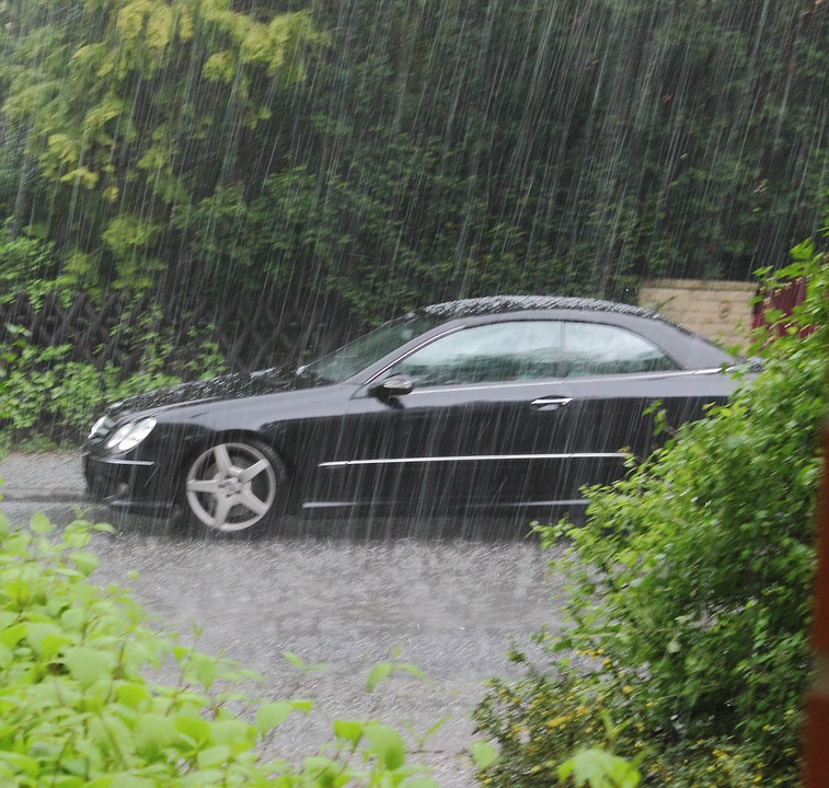 авто под дождем