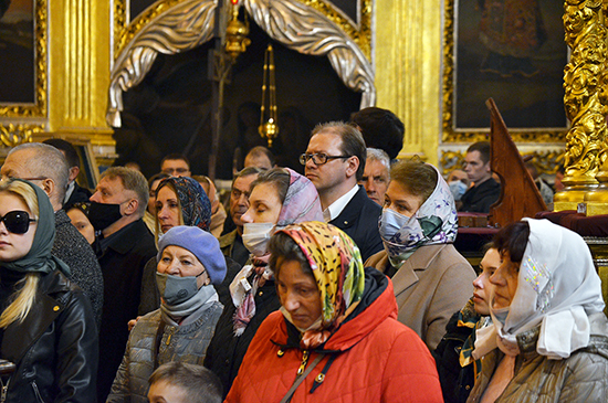 Православные смоляне встретили светлый праздник Пасхи
